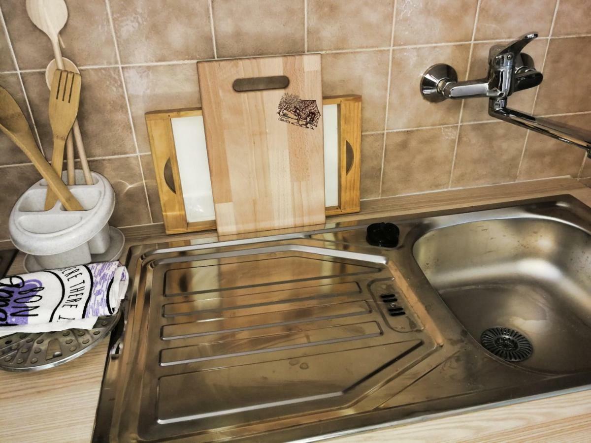 Apartman Damir Sumartin Buitenkant foto